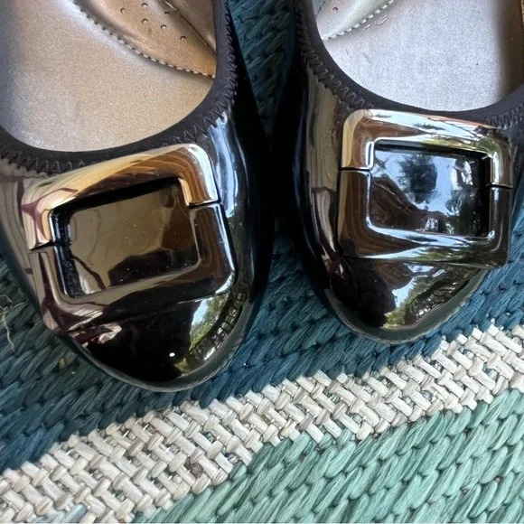 Bandolino black patent buckle front wedge pumps - Picture 7 of 11